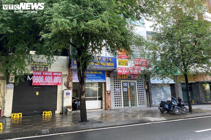 Mặt bằng giá thuê tiền tỷ/tháng bỏ trống ở TP.HCM - Ảnh 3.