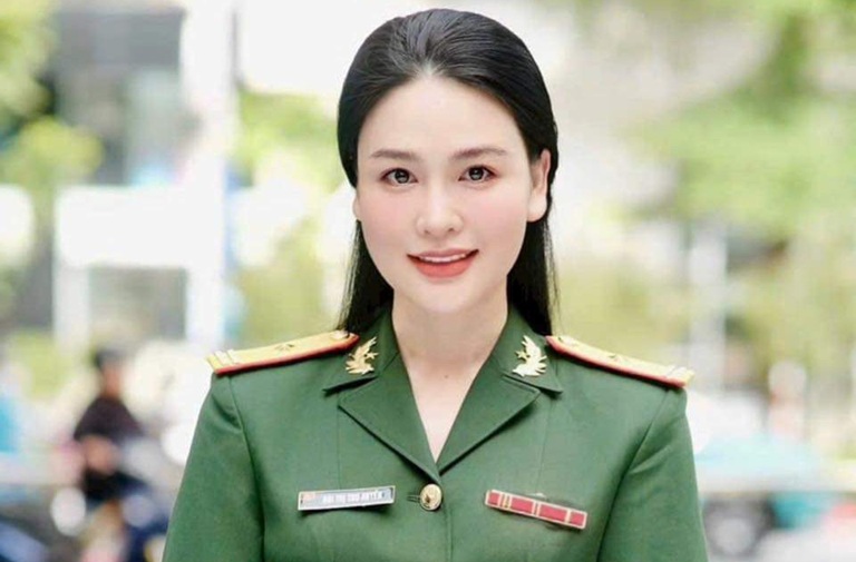 Nữ ca sĩ là Trung tá Quân đội thông báo khẩn- Ảnh 2. Nữ ca sĩ là Trung tá Quân đội thông báo khẩn- Ảnh 2.