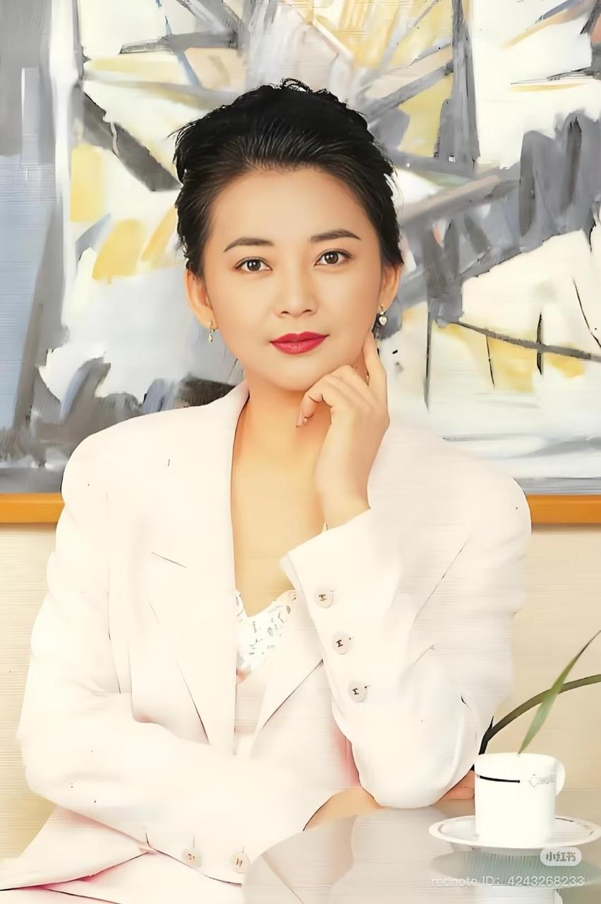 4 mỹ nhân showbiz khổ sở vì chồng đi tù- Ảnh 9. 4 mỹ nhân showbiz khổ sở vì chồng đi tù- Ảnh 9.