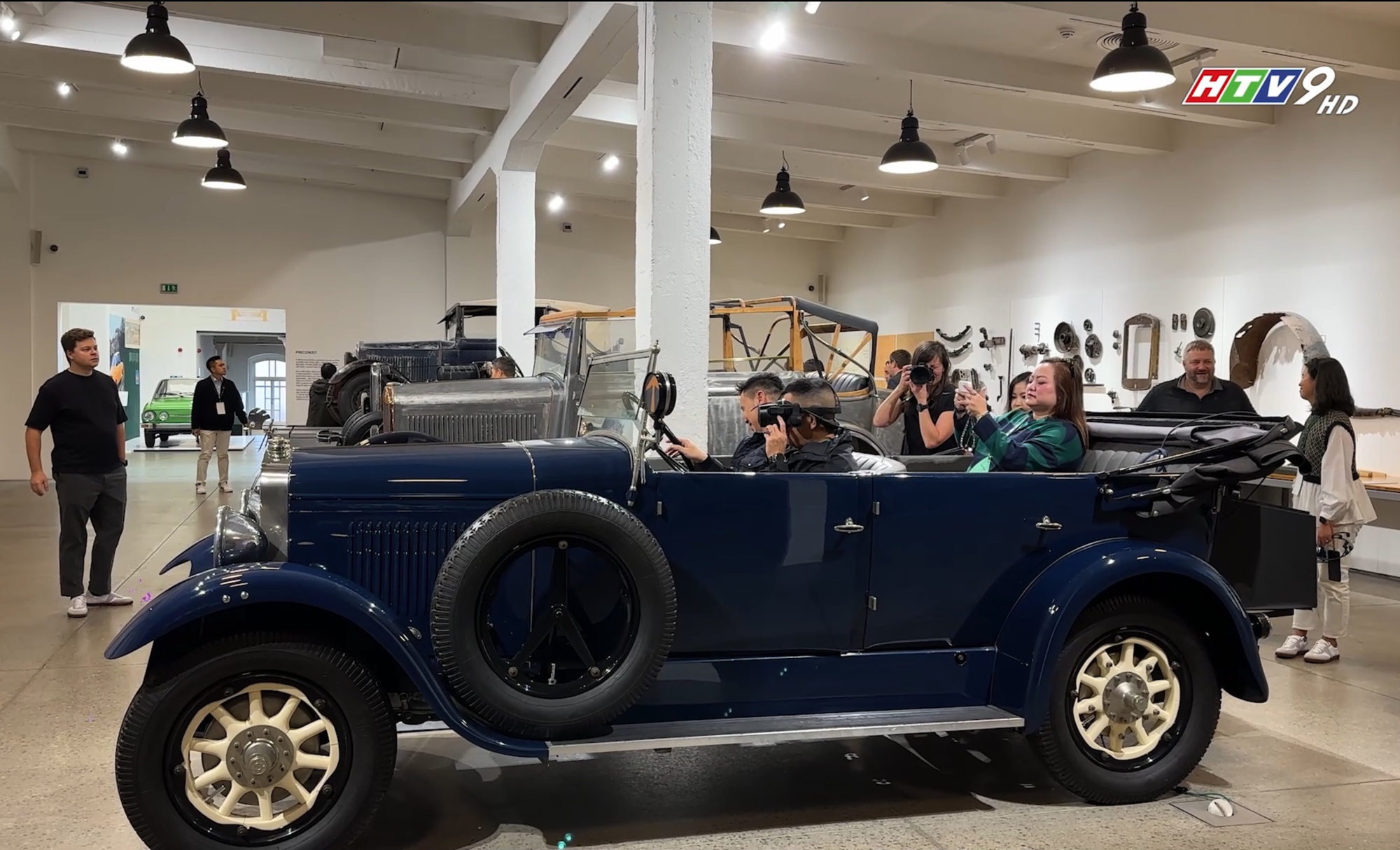 Tôi sang Séc thăm bảo tàng Skoda: Xe chạy bằng máu, vợ chồng xuyên châu Phi và những câu chuyện ít được kể lại!- Ảnh 33. Tôi sang Séc thăm bảo tàng Skoda: Xe chạy bằng máu, vợ chồng xuyên châu Phi và những câu chuyện ít được kể lại!- Ảnh 33.