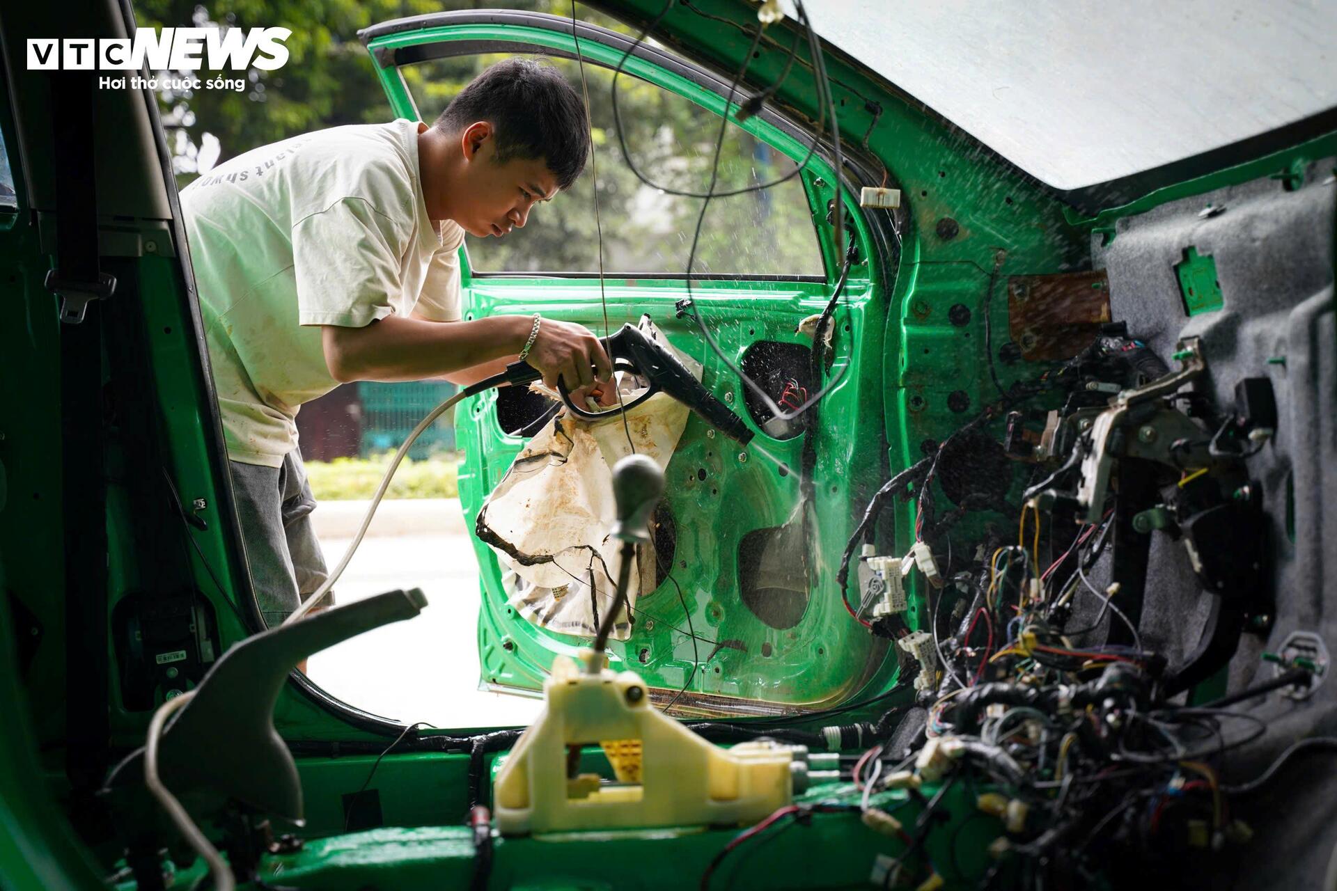 Cuộc 'đại phẫu' hồi sinh h&agrave;ng trăm &ocirc; t&ocirc; chết l&acirc;m s&agrave;ng sau lũ- Ảnh 6.