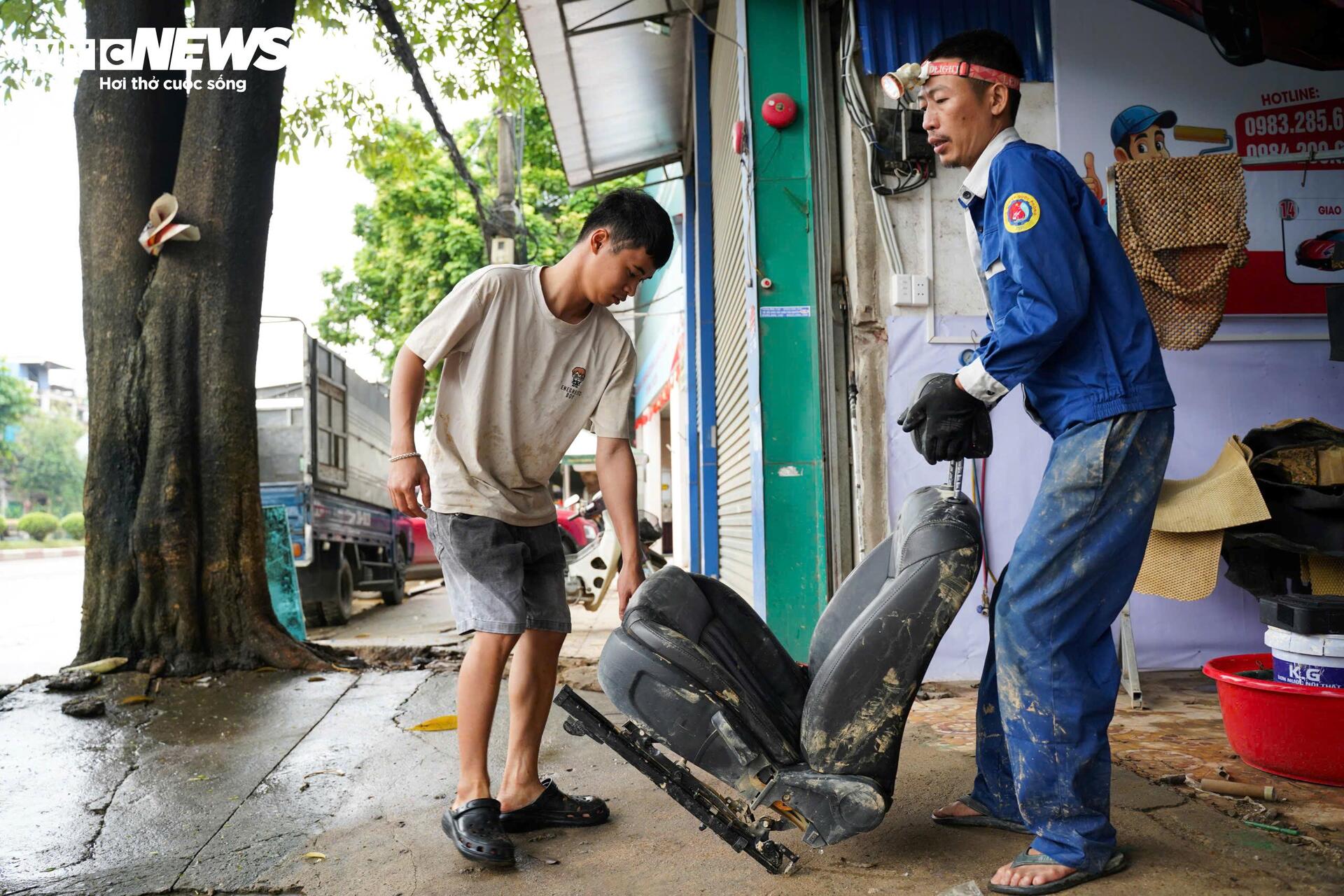 Cuộc 'đại phẫu' hồi sinh h&agrave;ng trăm &ocirc; t&ocirc; chết l&acirc;m s&agrave;ng sau lũ- Ảnh 5.