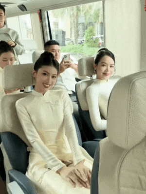 Đám cưới Hoa hậu Đỗ Hà và thiếu gia vào sáng nay: Chú rể chính thức lộ diện, cô dâu khóc nức nở!- Ảnh 6. Đám cưới Hoa hậu Đỗ Hà và thiếu gia vào sáng nay: Chú rể chính thức lộ diện, cô dâu khóc nức nở!- Ảnh 6.