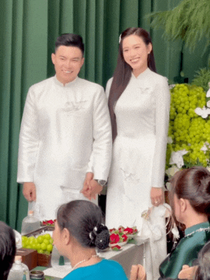 Đám cưới Hoa hậu Đỗ Hà và thiếu gia vào sáng nay: Chú rể chính thức lộ diện, cô dâu khóc nức nở!- Ảnh 2. Đám cưới Hoa hậu Đỗ Hà và thiếu gia vào sáng nay: Chú rể chính thức lộ diện, cô dâu khóc nức nở!- Ảnh 2.