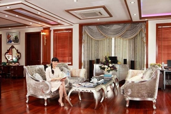 Sao nữ nhận lời cầu hôn của chồng đại gia trước vành móng ngựa, nhìn vào căn biệt thự 100 tỷ hoa hết mắt- Ảnh 9. Sao nữ nhận lời cầu hôn của chồng đại gia trước vành móng ngựa, nhìn vào căn biệt thự 100 tỷ hoa hết mắt- Ảnh 9.