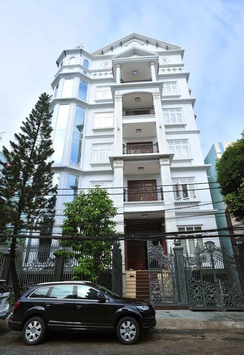 Sao nữ nhận lời cầu hôn của chồng đại gia trước vành móng ngựa, nhìn vào căn biệt thự 100 tỷ hoa hết mắt- Ảnh 8. Sao nữ nhận lời cầu hôn của chồng đại gia trước vành móng ngựa, nhìn vào căn biệt thự 100 tỷ hoa hết mắt- Ảnh 8.