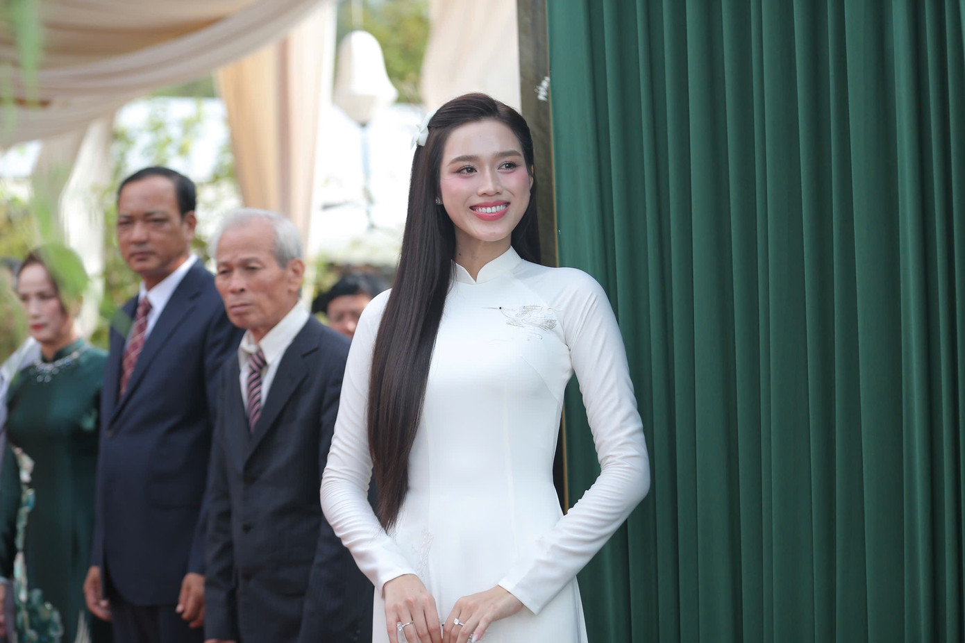 Ngày hạnh phúc trong cuộc đời Hoa hậu Đỗ Thị Hà- Ảnh 1. Ngày hạnh phúc trong cuộc đời Hoa hậu Đỗ Thị Hà- Ảnh 1.