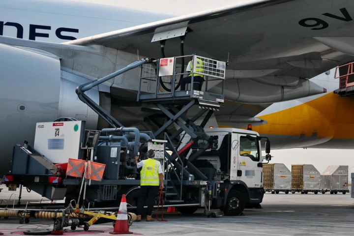 Singapore thông qua thuế nhiên liệu xanh cho các chuyến bay- Ảnh 3.