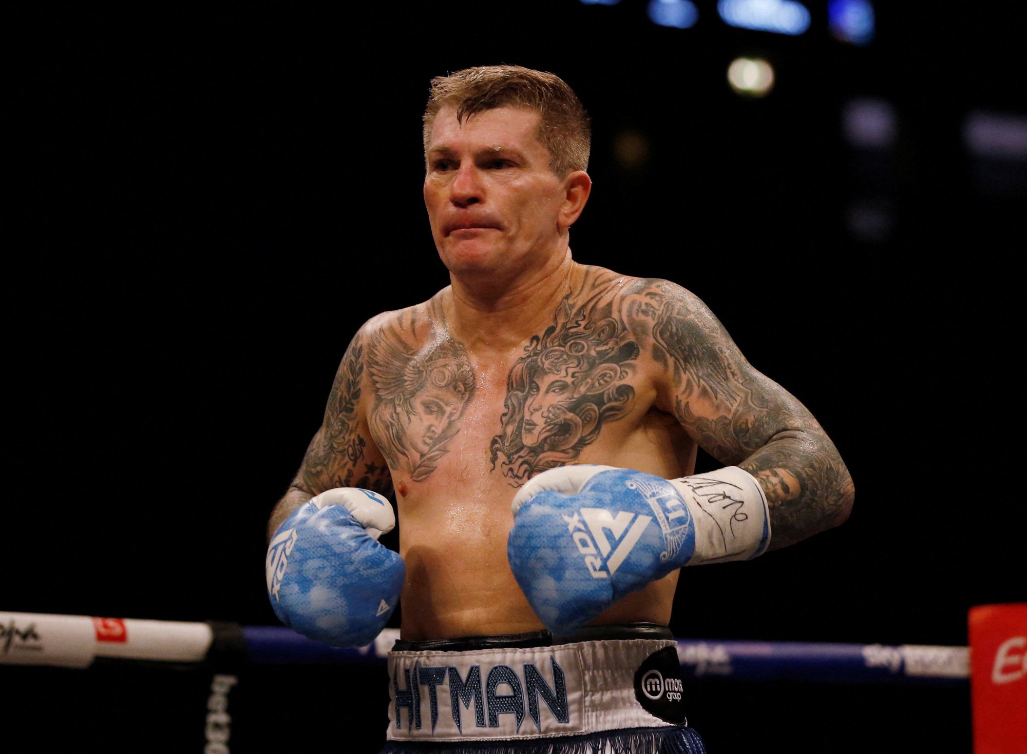Nhà vô địch boxing Ricky Hatton treo cổ tại biệt thự 60 tỷ: Con trai xúc động bật khóc hé lộ mọi điều- Ảnh 1. Nhà vô địch boxing Ricky Hatton treo cổ tại biệt thự 60 tỷ: Con trai xúc động bật khóc hé lộ mọi điều- Ảnh 1.