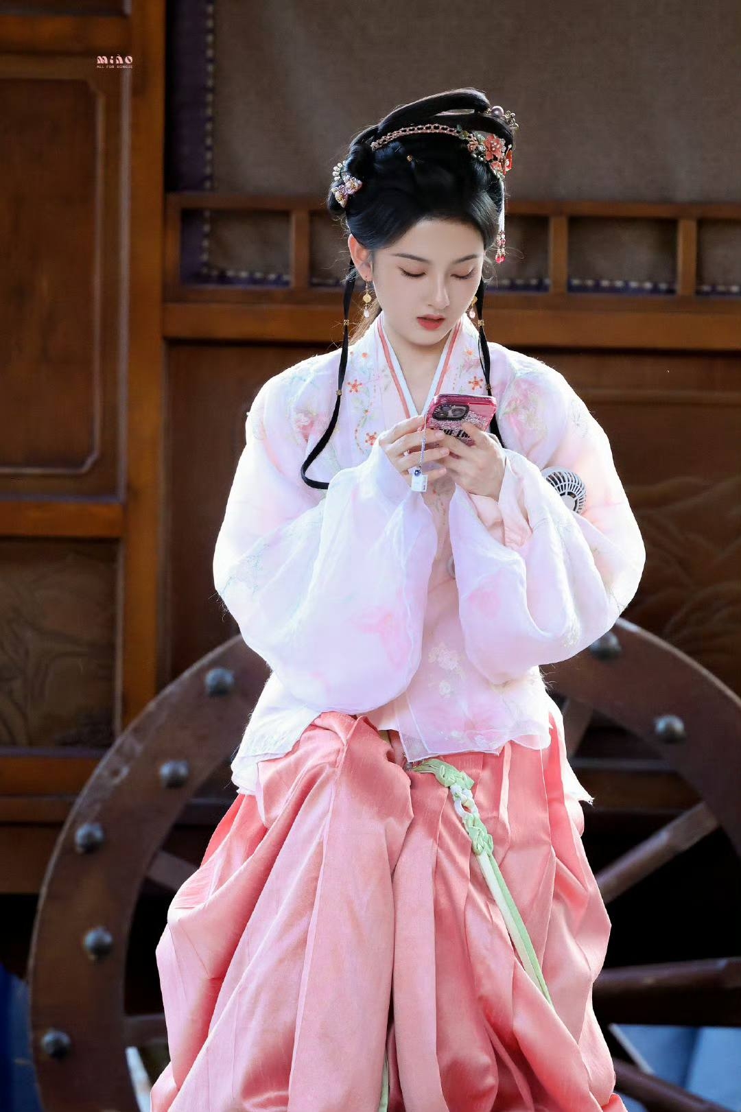 Mỹ nhân này là thần tiên hay người phàm mà đẹp quá vậy: Thoát tục tựa đoá sen trắng, khí chất cổ nhân phải như vậy- Ảnh 11.