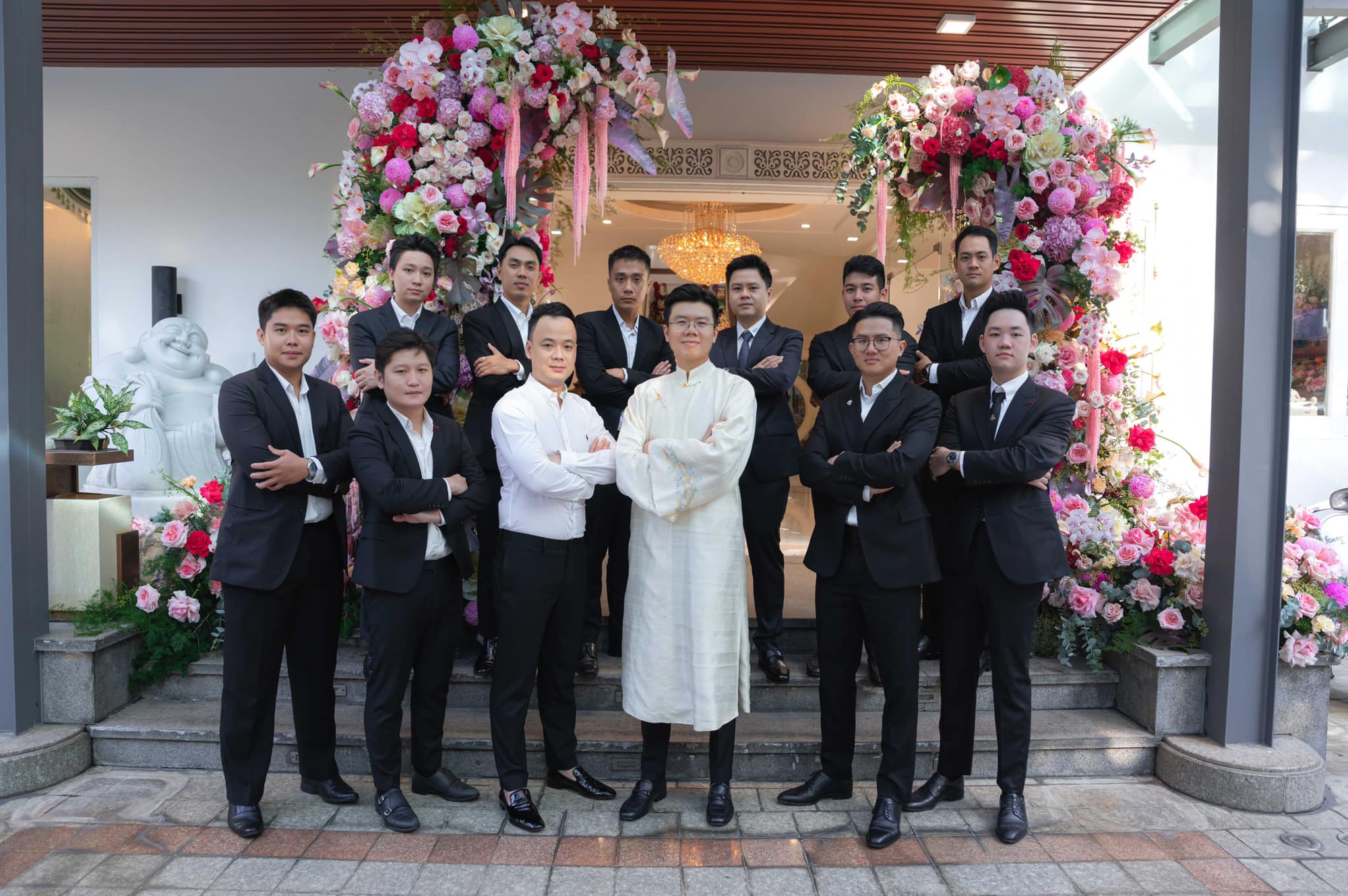 Hỷ sự 0 vàng của thiếu gia Phan Hoàng và ái nữ “tài phiệt”: Giật mình nhìn sang các đám cưới siêu giàu khác- Ảnh 5. Hỷ sự 0 vàng của thiếu gia Phan Hoàng và ái nữ “tài phiệt”: Giật mình nhìn sang các đám cưới siêu giàu khác- Ảnh 5.