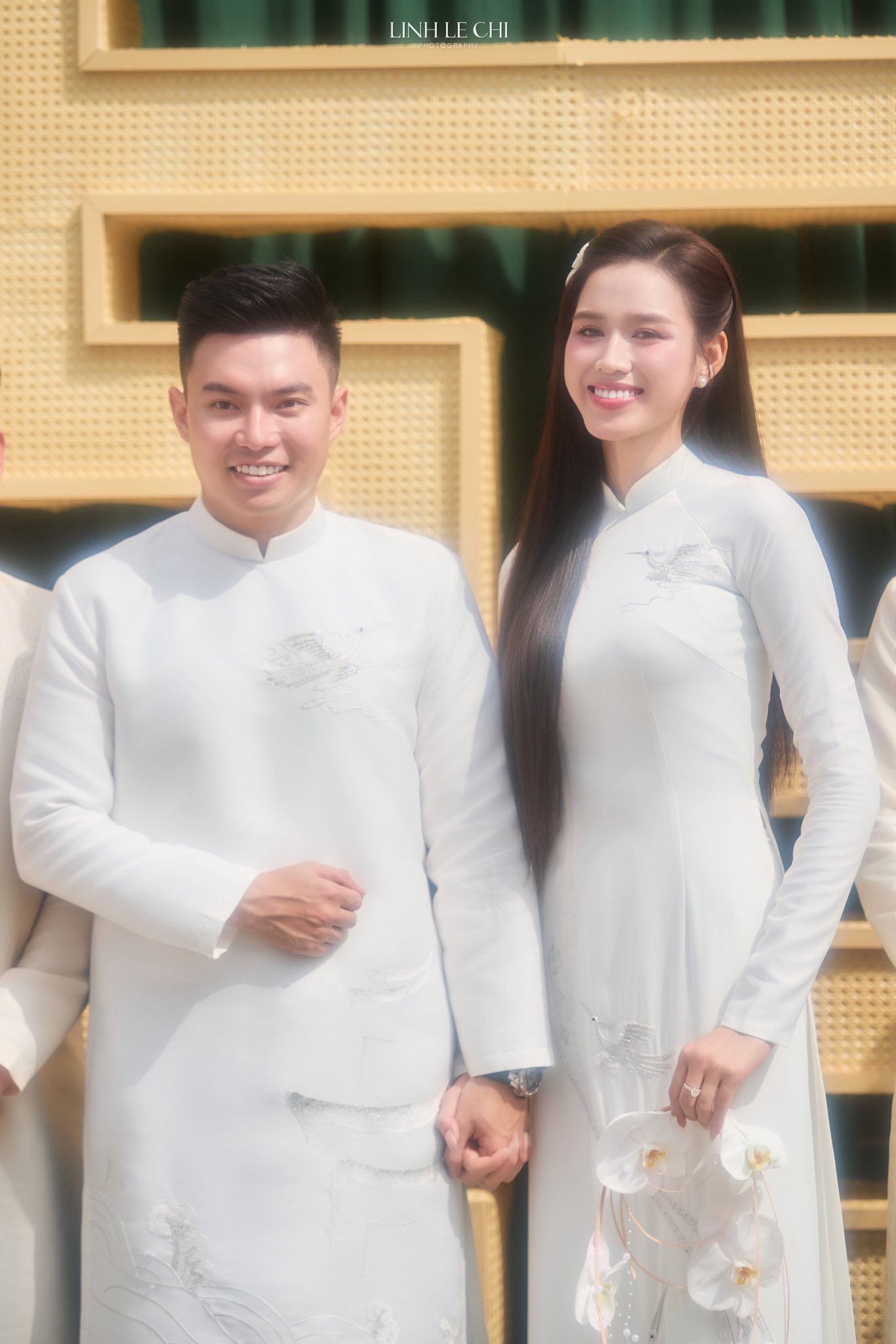 Thiếu gia tập đoàn Sơn Hải lộ thái độ thật với bố Đỗ Hà tại đám hỏi- Ảnh 2. Thiếu gia tập đoàn Sơn Hải lộ thái độ thật với bố Đỗ Hà tại đám hỏi- Ảnh 2.