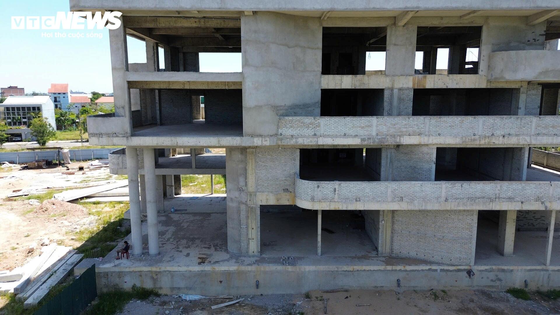 Cận cảnh toà nhà công nghệ ở Huế 'đứng bánh' vì nhà thầu thi công 'chạy làng'- Ảnh 11.