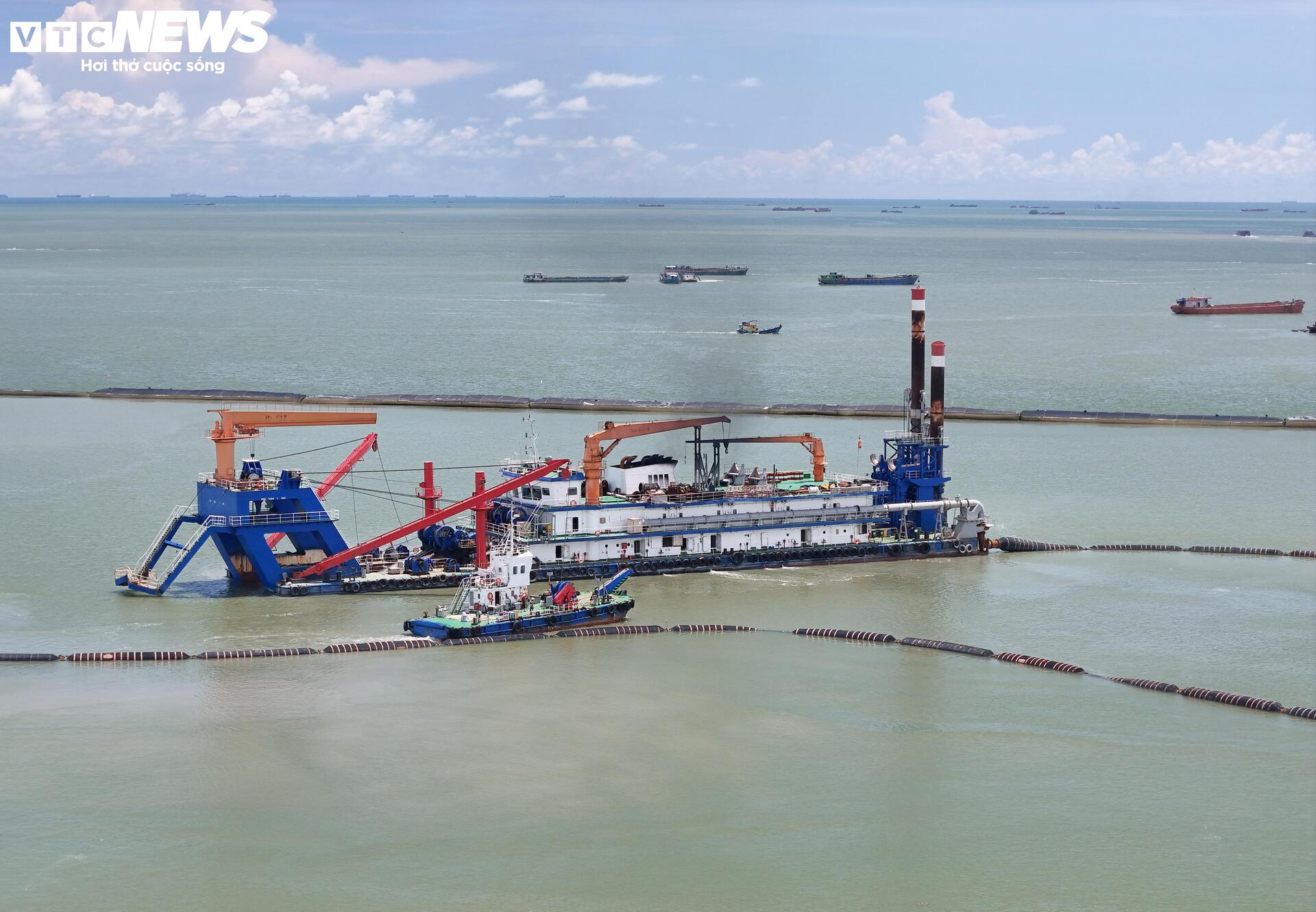 Toàn cảnh siêu dự án lấn biển Cần Giờ sau gần nửa năm khởi công - Ảnh 6. Toàn cảnh siêu dự án lấn biển Cần Giờ sau gần nửa năm khởi công - Ảnh 6.