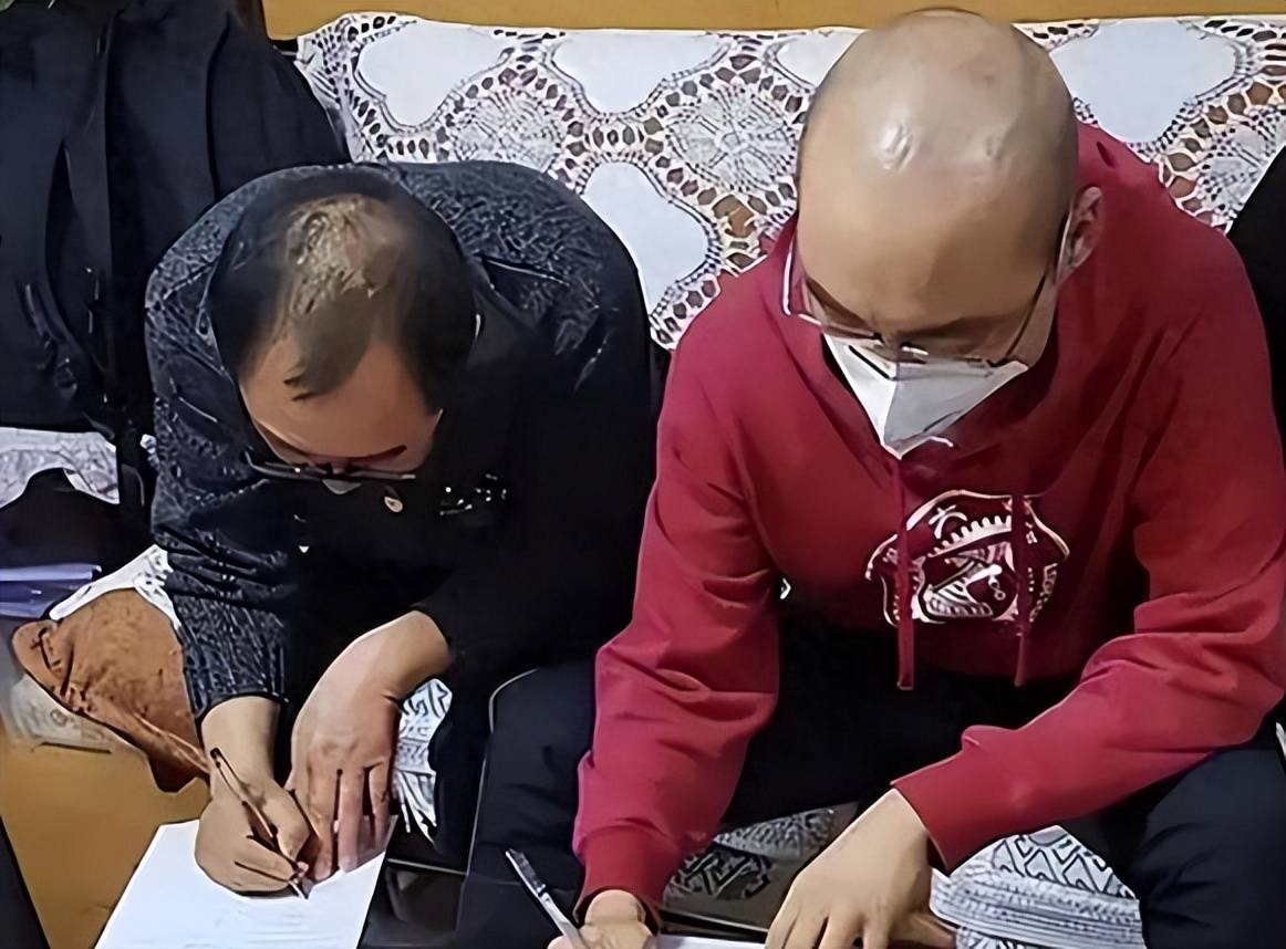 Nam sinh học giỏi vừa tốt nghiệp thì bị ung thư, từ bỏ điều trị, đăng ký hiến xác rồi nói dối bà: "Cháu sắp đi du học"- Ảnh 5.