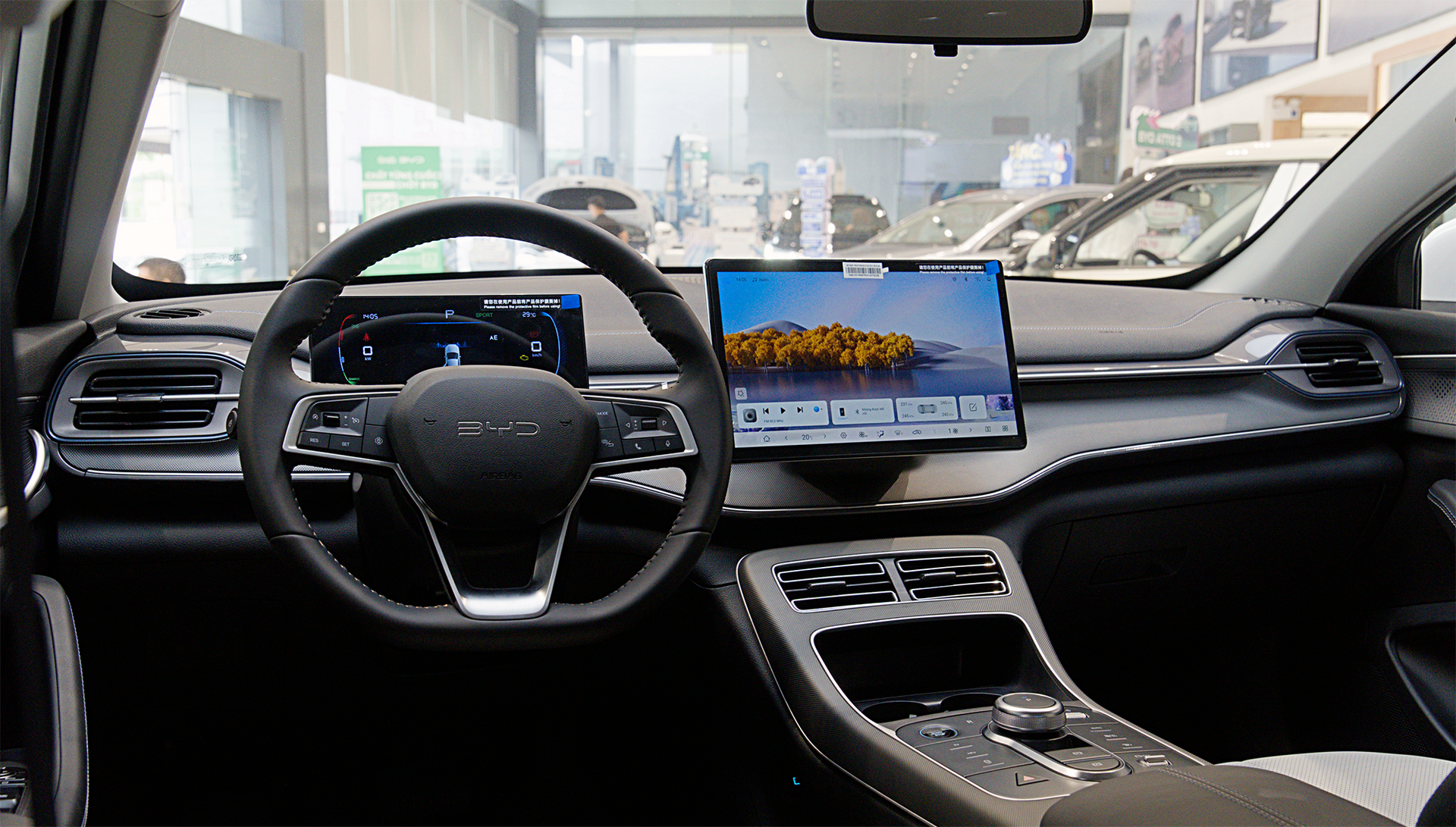 Phân khúc sedan phổ thông lần đầu có lựa chọn PHEV- Ảnh 2.