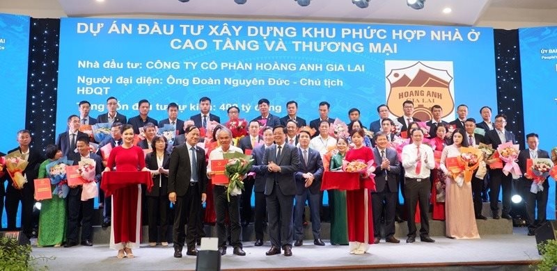 Bầu Đức nói lý do quay lại làm bất động sản: Hoá ra khu đất bị HAGL bỏ quên 15 năm vì "giàu quá", nhớ ra có khi cũng bán trả nợ rồi- Ảnh 5. Bầu Đức nói lý do quay lại làm bất động sản: Hoá ra khu đất bị HAGL bỏ quên 15 năm vì "giàu quá", nhớ ra có khi cũng bán trả nợ rồi- Ảnh 5.