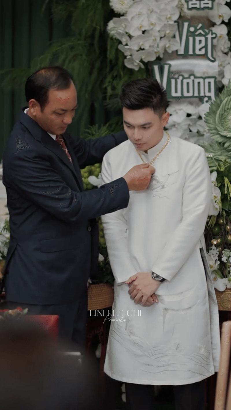 Thiếu gia tập đoàn Sơn Hải lộ thái độ thật với bố Đỗ Hà tại đám hỏi- Ảnh 1. Thiếu gia tập đoàn Sơn Hải lộ thái độ thật với bố Đỗ Hà tại đám hỏi- Ảnh 1.