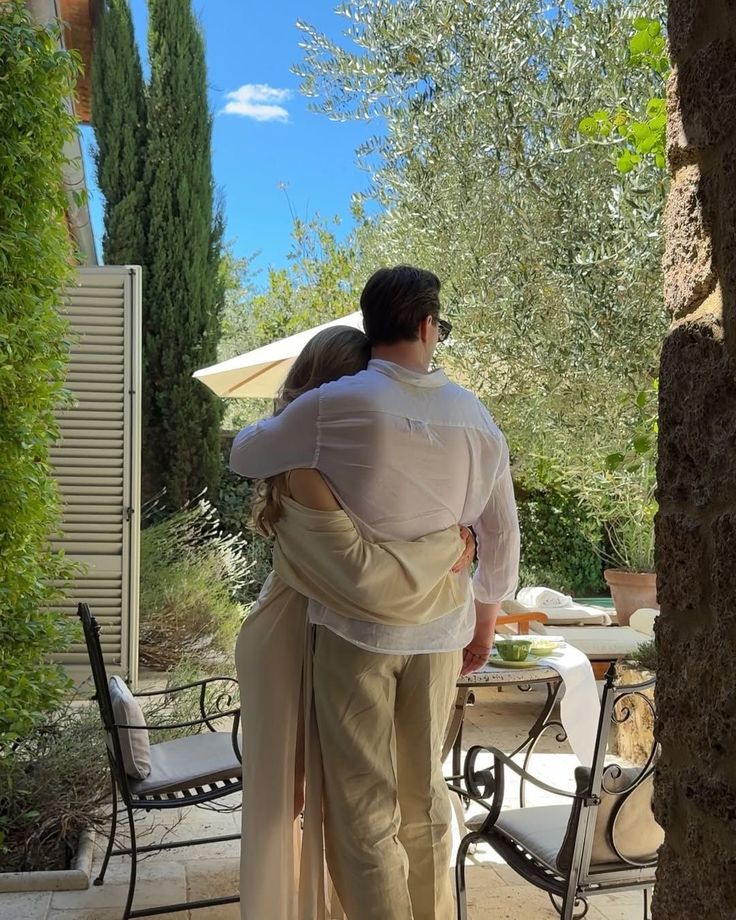 T&ocirc;i từng lo chồng ch&aacute;n v&igrave; m&igrave;nh xuống sắc, cho đến khi nghe anh n&oacute;i ra c&acirc;u ấy với bạn th&acirc;n- Ảnh 2.