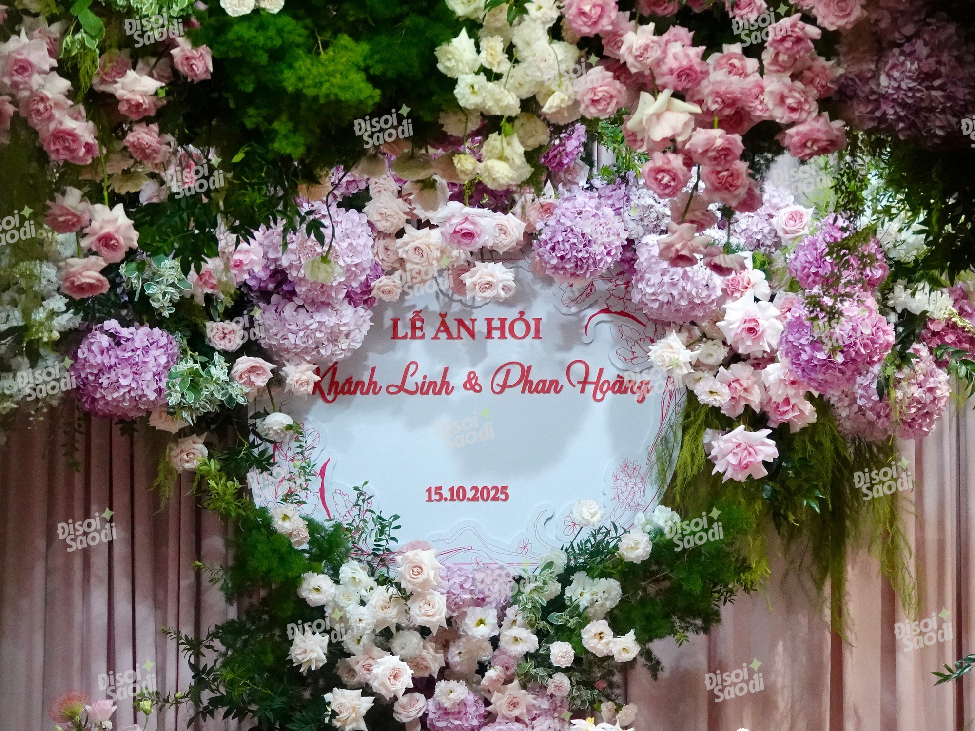 Hỷ sự 0 vàng của thiếu gia Phan Hoàng và ái nữ “tài phiệt”: Giật mình nhìn sang các đám cưới siêu giàu khác- Ảnh 1. Hỷ sự 0 vàng của thiếu gia Phan Hoàng và ái nữ “tài phiệt”: Giật mình nhìn sang các đám cưới siêu giàu khác- Ảnh 1.