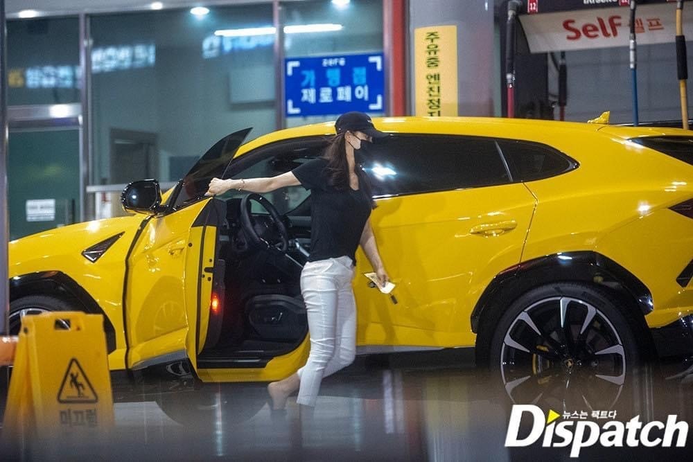 Nữ diễn viên bị triệu tập điều tra, cấm xuất cảnh vì được "đại gia tiền ảo" bao nuôi?- Ảnh 3. Nữ diễn viên bị triệu tập điều tra, cấm xuất cảnh vì được "đại gia tiền ảo" bao nuôi?- Ảnh 3.