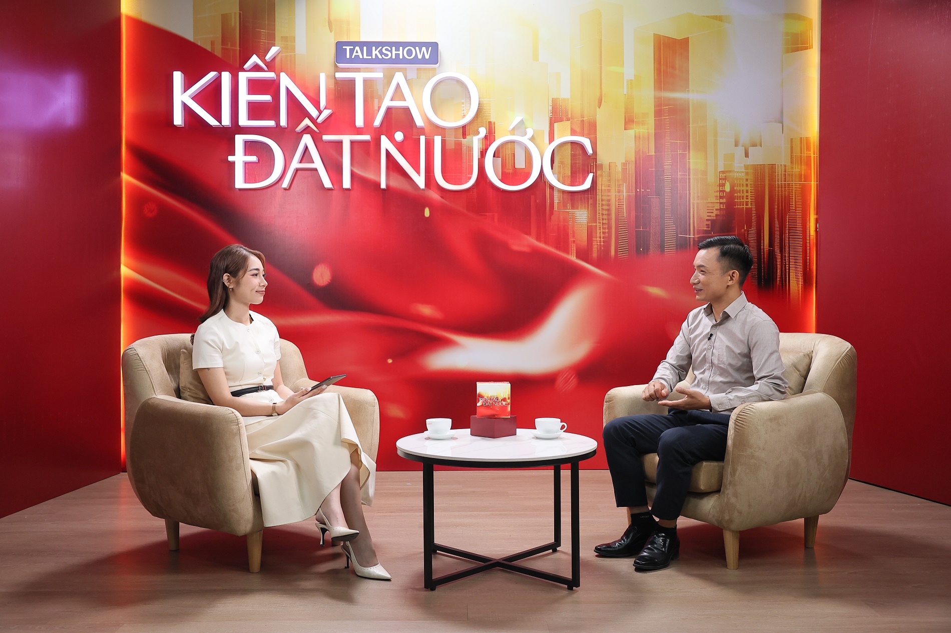 Từ bản thiết kế vẽ tr&ecirc;n nền đất bờ ruộng tới xưởng chế t&aacute;c n&ocirc;ng cụ, sức s&aacute;ng tạo của anh n&ocirc;ng d&acirc;n l&agrave;m n&ecirc;n điều kh&ocirc;ng tưởng- Ảnh 2.