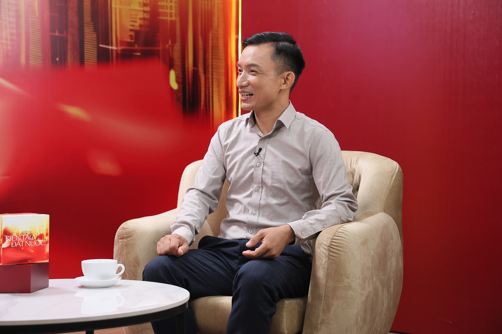 Nhờ l&agrave;m n&ocirc;ng từ nhỏ, nh&agrave; s&aacute;ng chế ch&acirc;n đất Tạ Đ&igrave;nh Huy hiểu r&otilde; sự vất vả của người n&ocirc;ng d&acirc;n v&agrave; c&aacute;ch "giảm tải" c&ocirc;ng việc hiệu quả- Ảnh 1.