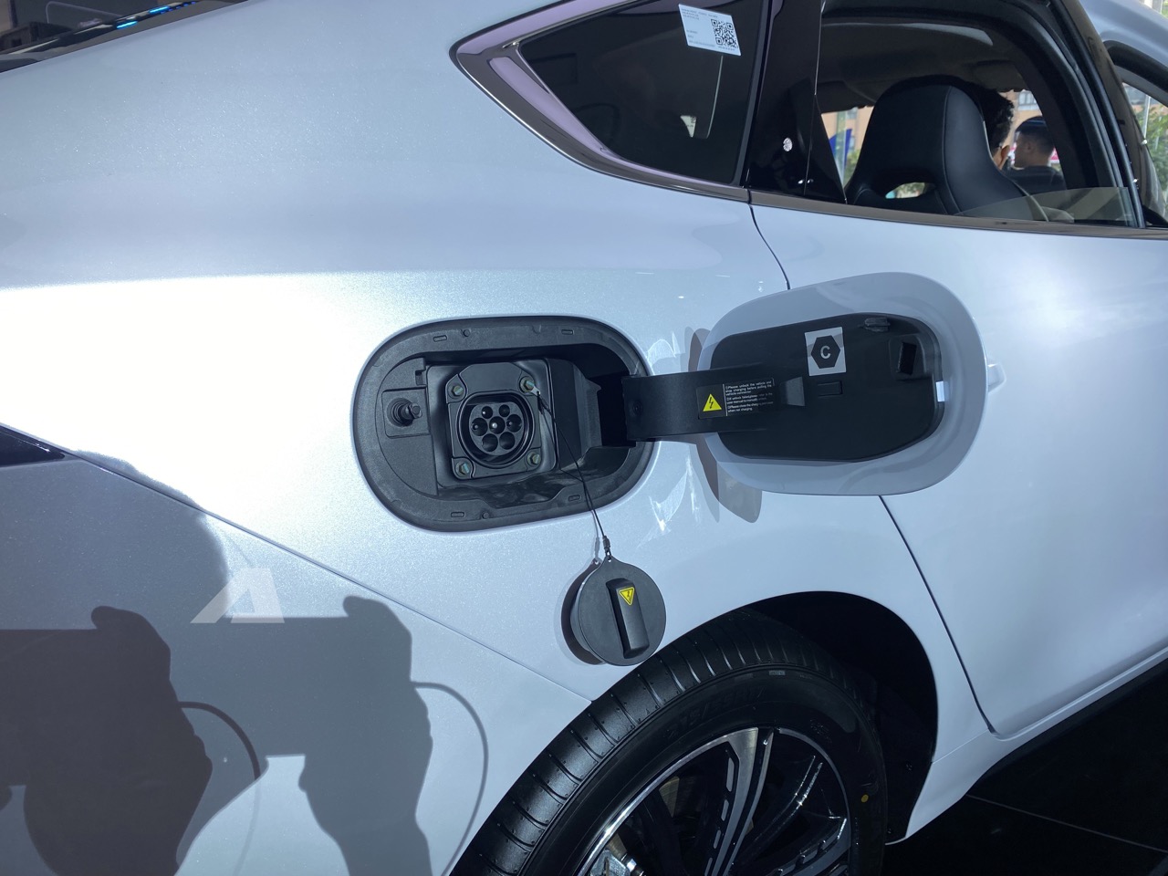 BYD Seal 5 ra mắt Việt Nam: Giá 696 triệu đồng, cùng cỡ Civic, máy hybrid cắm sạc tiêu thụ 3,8 lít/100km- Ảnh 16. BYD Seal 5 ra mắt Việt Nam: Giá 696 triệu đồng, cùng cỡ Civic, máy hybrid cắm sạc tiêu thụ 3,8 lít/100km- Ảnh 16.