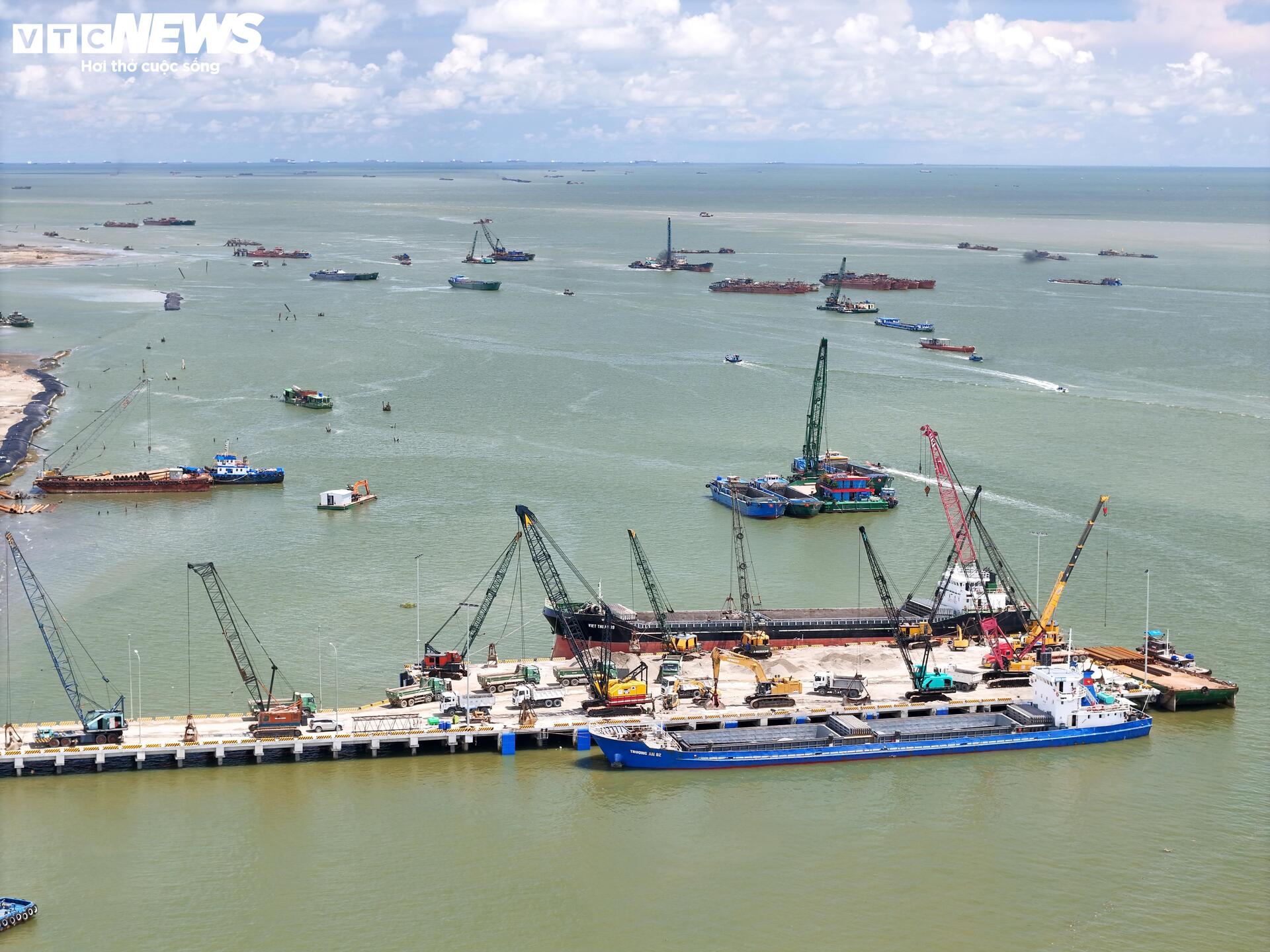 Toàn cảnh siêu dự án lấn biển Cần Giờ sau gần nửa năm khởi công - Ảnh 8. Toàn cảnh siêu dự án lấn biển Cần Giờ sau gần nửa năm khởi công - Ảnh 8.