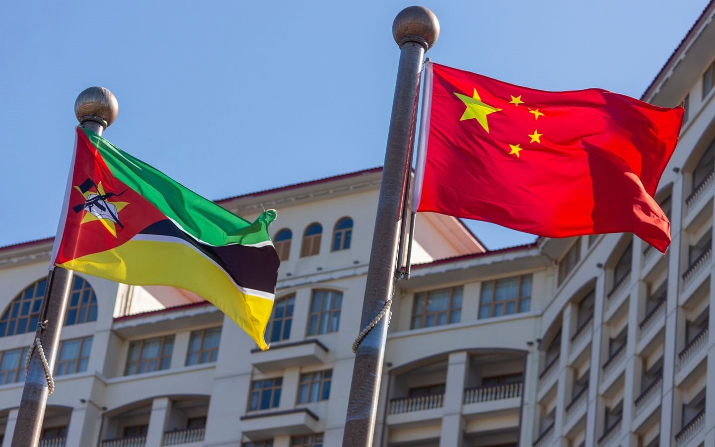 Vay Trung Quốc 1,3 tỷ USD, quốc gia hơn 35 triệu dân được Bắc Kinh miễn lãi, viện trợ thêm 14 triệu USD- Ảnh 1.