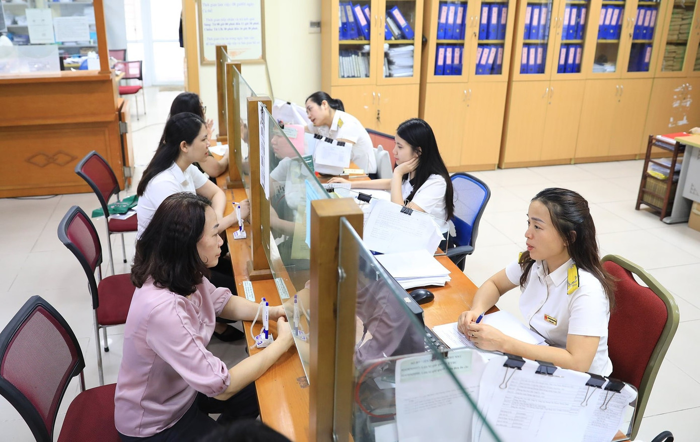 Hơn 8.000 cán bộ thuế nghỉ việc - Ảnh 1. Hơn 8.000 cán bộ thuế nghỉ việc - Ảnh 1.