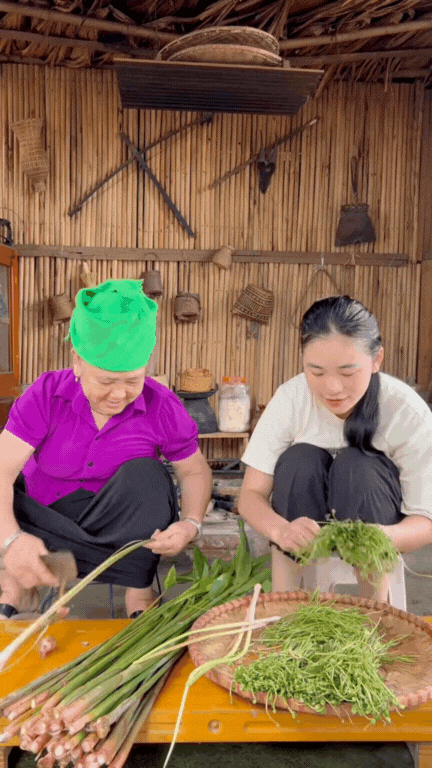 M&oacute;n rau T&acirc;y Bắc g&acirc;y sốt TikTok: Phắc c&uacute;t t&ograve; ng&ograve;ng l&agrave; g&igrave; m&agrave; ai xem cũng muốn ăn thử?- Ảnh 5.