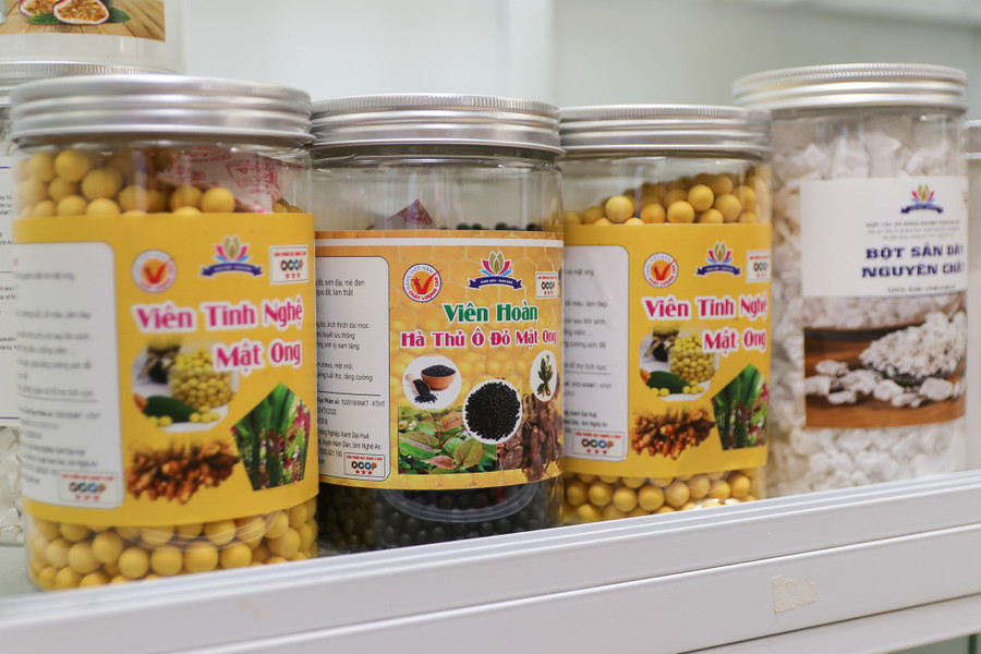Trồng cây ví như 'vàng trắng', nông dân dưới chân núi Đại Huệ có của để dành- Ảnh 7. Trồng cây ví như 'vàng trắng', nông dân dưới chân núi Đại Huệ có của để dành- Ảnh 7.