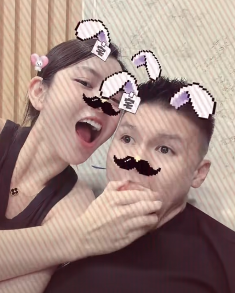 Vợ chồng Quang Hải - Chu Thanh Huyền dạo n&agrave;y- Ảnh 2.