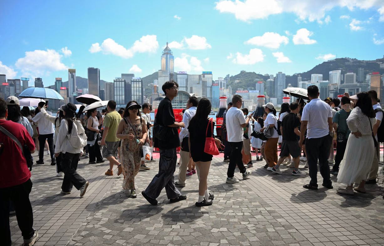 Li&ecirc;n tục ăn miếng trả miếng nhưng Mỹ đang gi&uacute;p một ng&agrave;nh của Trung Quốc 'bỏ t&uacute;i' h&agrave;ng chục tỷ USD, c&aacute;c doanh nghiệp h&agrave;ng đầu Mỹ thậm ch&iacute; kh&ocirc;ng từ chối l&agrave;m việc n&agrave;y: Chuỵện g&igrave; đang xảy ra?- Ảnh 1.