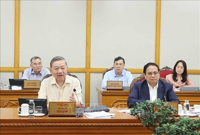 Quy định về giới thiệu nhân sự để Trung ương xem xét bầu Tổng Bí thư, Bộ Chính trị- Ảnh 1. Quy định về giới thiệu nhân sự để Trung ương xem xét bầu Tổng Bí thư, Bộ Chính trị- Ảnh 1.