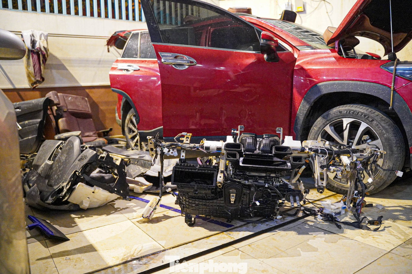 Hàng nghìn xe ngập nước, gara ở Thái Nguyên làm xuyên đêm vẫn quá tải- Ảnh 7.