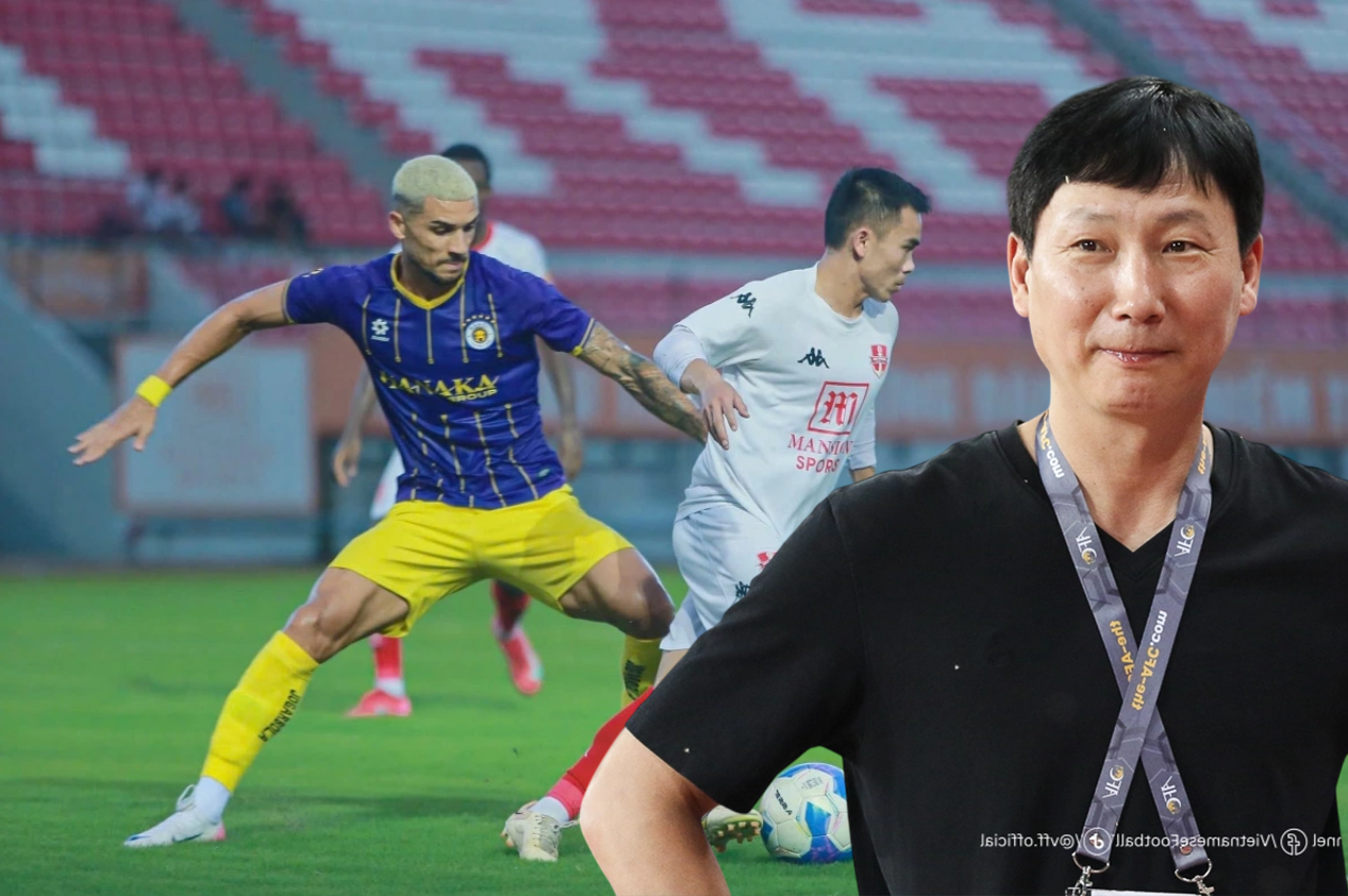 HLV Kim Sang-sik có hành động khẩn, "tân binh" Đỗ Hoàng Hên chờ ngày lên ĐT Việt Nam- Ảnh 1. HLV Kim Sang-sik có hành động khẩn, "tân binh" Đỗ Hoàng Hên chờ ngày lên ĐT Việt Nam- Ảnh 1.