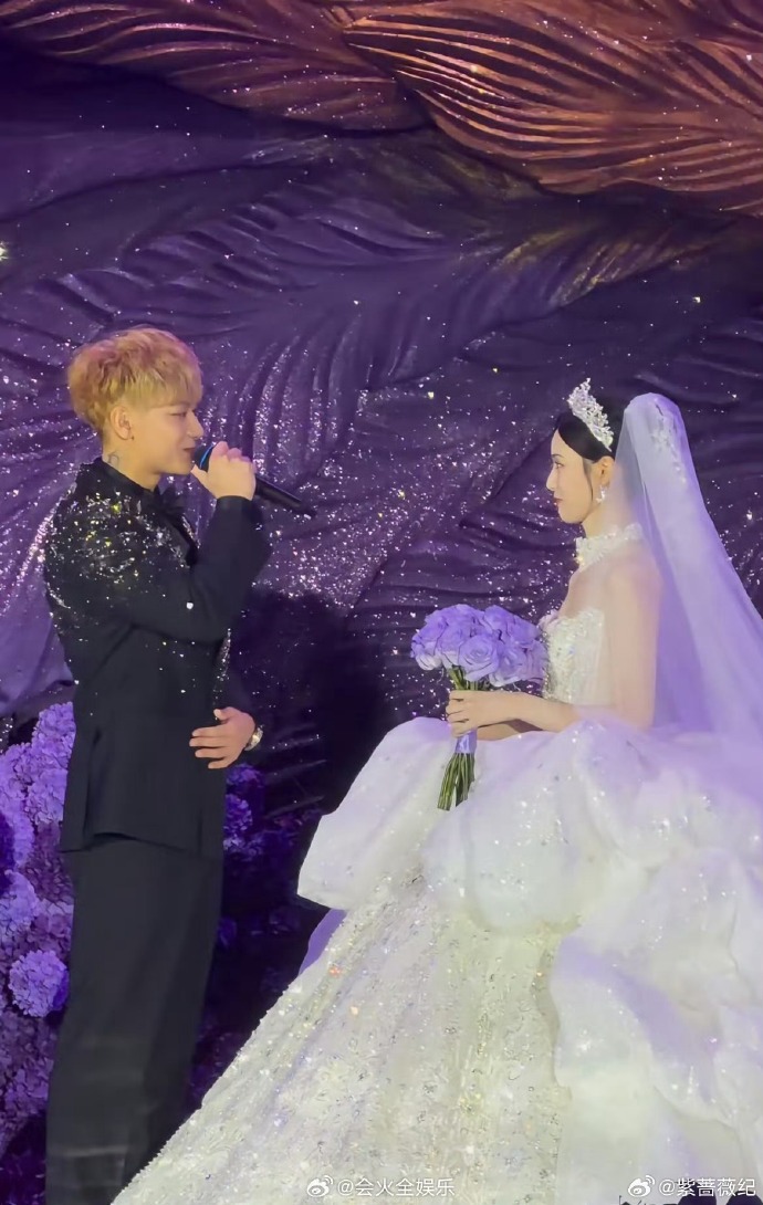 Đám cưới "anh sếp showbiz" và nàng thơ gen Z đúng gây xấu hổ!- Ảnh 5. Đám cưới "anh sếp showbiz" và nàng thơ gen Z đúng gây xấu hổ!- Ảnh 5.