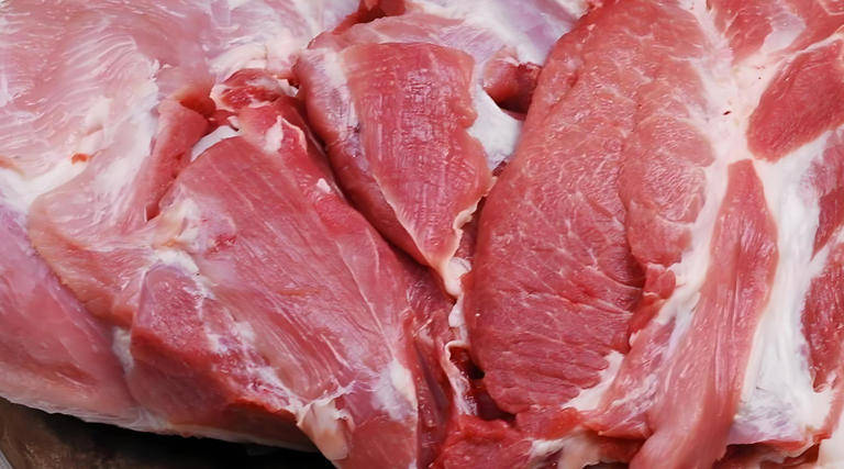Đừng ham rẻ khi mua thịt heo: 4 loại thịt rẻ mấy cũng tuyệt đối không nên lấy- Ảnh 2. Đừng ham rẻ khi mua thịt heo: 4 loại thịt rẻ mấy cũng tuyệt đối không nên lấy- Ảnh 2.