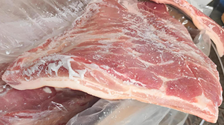 Đừng ham rẻ khi mua thịt heo: 4 loại thịt rẻ mấy cũng tuyệt đối không nên lấy- Ảnh 3. Đừng ham rẻ khi mua thịt heo: 4 loại thịt rẻ mấy cũng tuyệt đối không nên lấy- Ảnh 3.