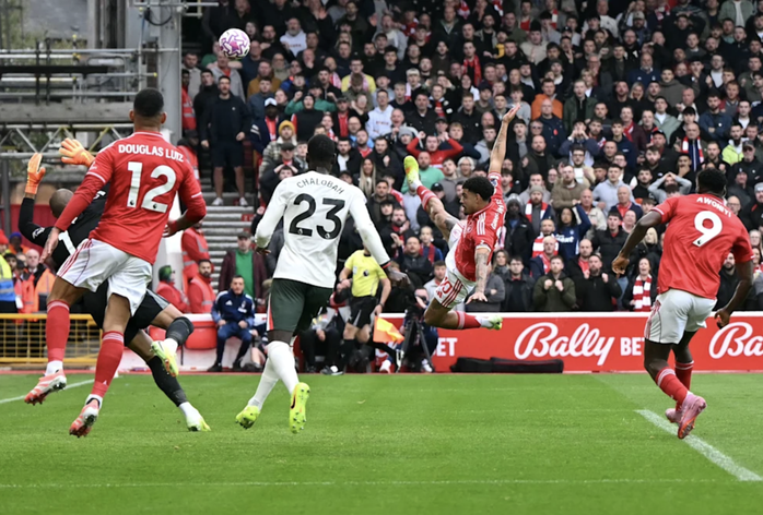 Thắng đậm Nottingham Forest, Chelsea bay cao Top 4 Ngoại hạng - Ảnh 2.