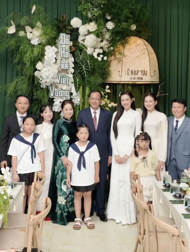 Giờ mới biết chị gái Hoa hậu Đỗ Hà cỡ này- Ảnh 5. Giờ mới biết chị gái Hoa hậu Đỗ Hà cỡ này- Ảnh 5.