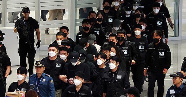 Được đưa về từ Campuchia, 64 người Hàn Quốc vào thẳng đồn cảnh sát