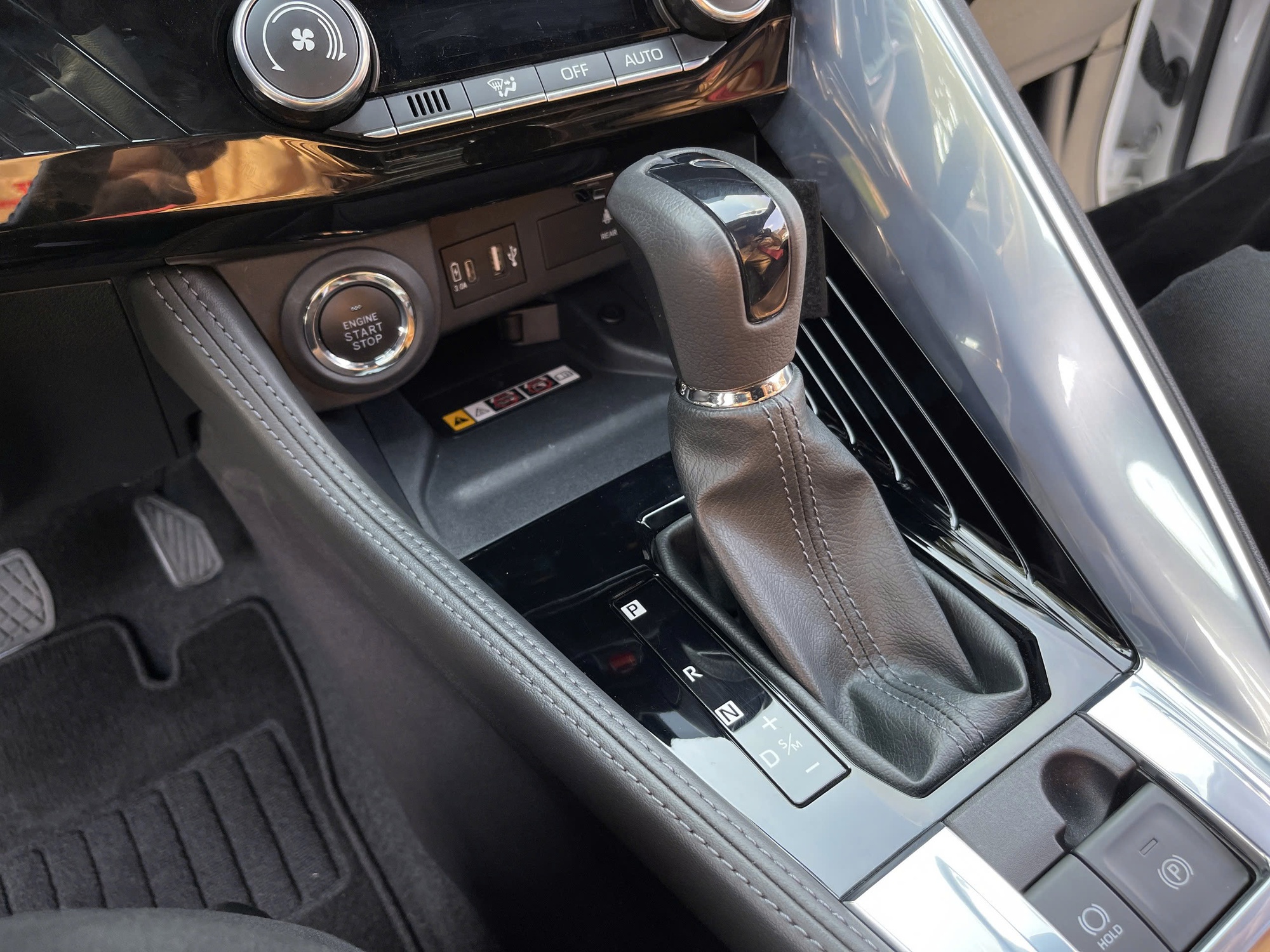 Chênh 1 triệu đồng, chọn Fronx bản cao nhất hay Yaris Cross xăng, bảng so sánh này sẽ giúp bạn dễ quyết định hơn- Ảnh 10. Chênh 1 triệu đồng, chọn Fronx bản cao nhất hay Yaris Cross xăng, bảng so sánh này sẽ giúp bạn dễ quyết định hơn- Ảnh 10.