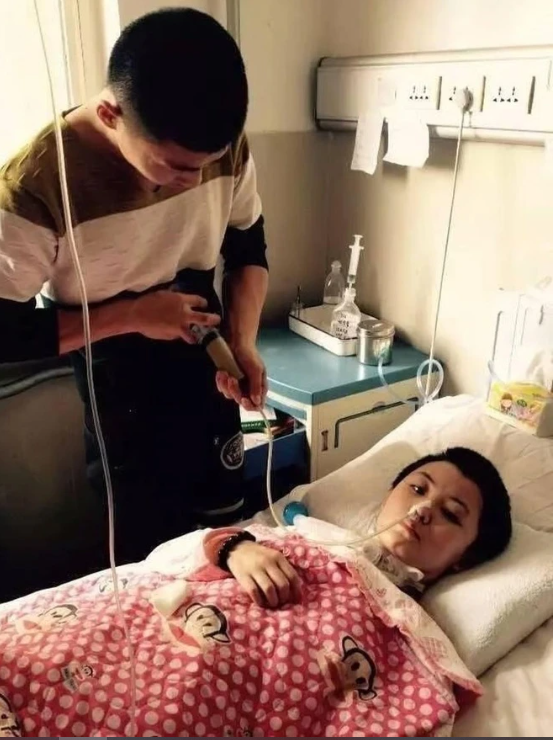 Người đàn ông được mệnh danh "chung thủy nhất Trung Quốc" đánh bạn gái chấn thương sọ não- Ảnh 1.