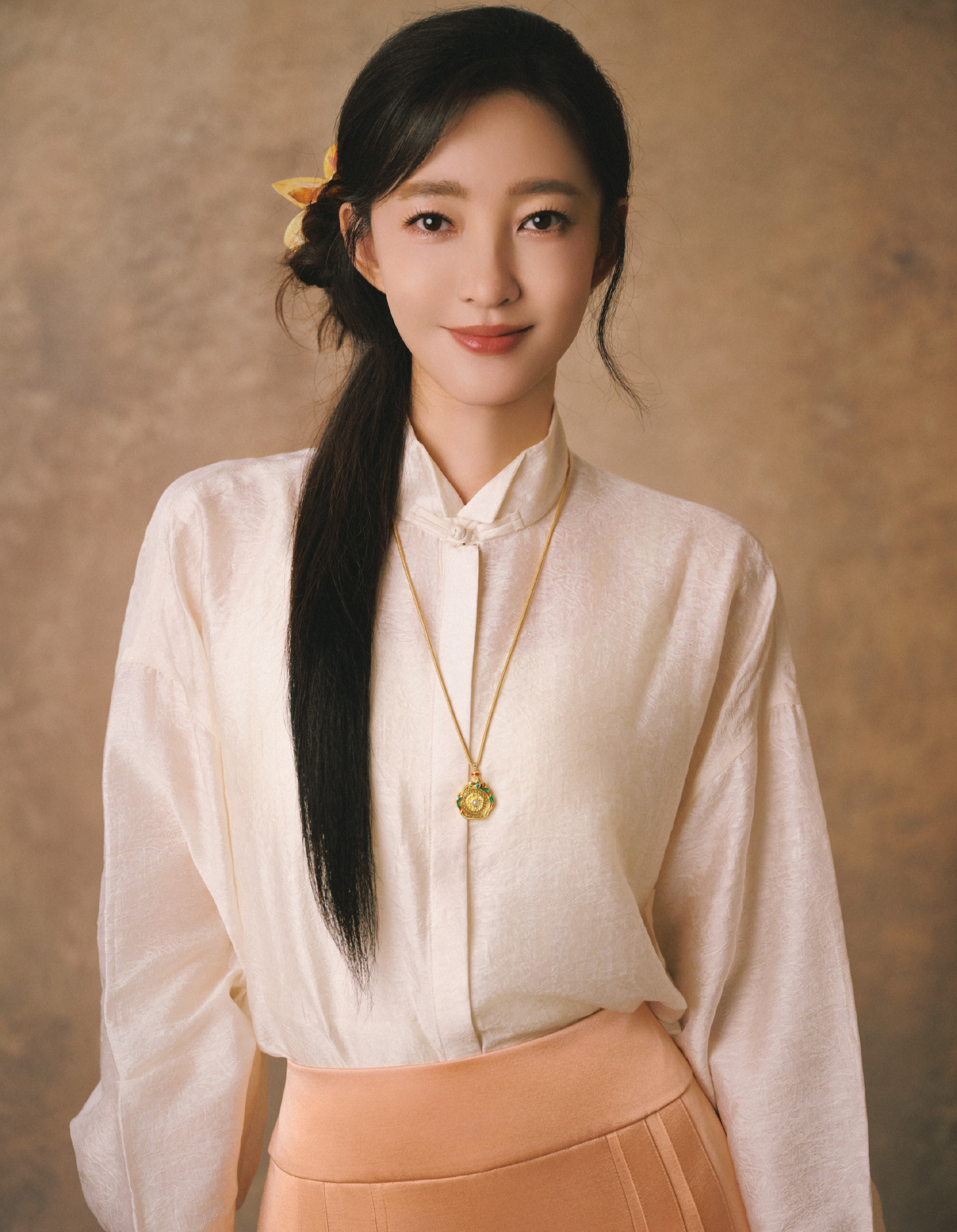 Đến lượt "Mỹ nhân phim giờ vàng" bị triệu tập điều tra, tịch thu tài sản khi chồng đại gia vào tù- Ảnh 1. Đến lượt "Mỹ nhân phim giờ vàng" bị triệu tập điều tra, tịch thu tài sản khi chồng đại gia vào tù- Ảnh 1.