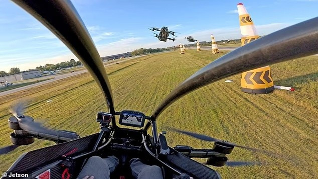 Cuộc đua 'Công thức 1’ trên không đầu tiên biến viễn tưởng thành hiện thực- Ảnh 4. Cuộc đua 'Công thức 1’ trên không đầu tiên biến viễn tưởng thành hiện thực- Ảnh 4.