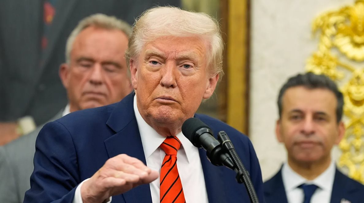 Ông Trump thừa nhận thuế 100% không thể áp lâu dài, tiết lộ thời điểm sẽ gặp Chủ tịch Trung Quốc Tập Cận Bình- Ảnh 1. Ông Trump thừa nhận thuế 100% không thể áp lâu dài, tiết lộ thời điểm sẽ gặp Chủ tịch Trung Quốc Tập Cận Bình- Ảnh 1.