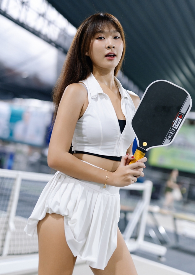 Em Kim vén váy tập Pickleball 7 ngày/tuần, ngày nhiều nhất 16 tiếng!- Ảnh 2. Em Kim vén váy tập Pickleball 7 ngày/tuần, ngày nhiều nhất 16 tiếng!- Ảnh 2.